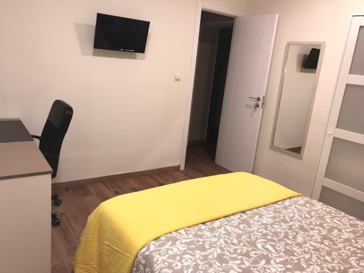 Residencia Compostela 2 Bed & Breakfast Сантяго де Компостела Екстериор снимка