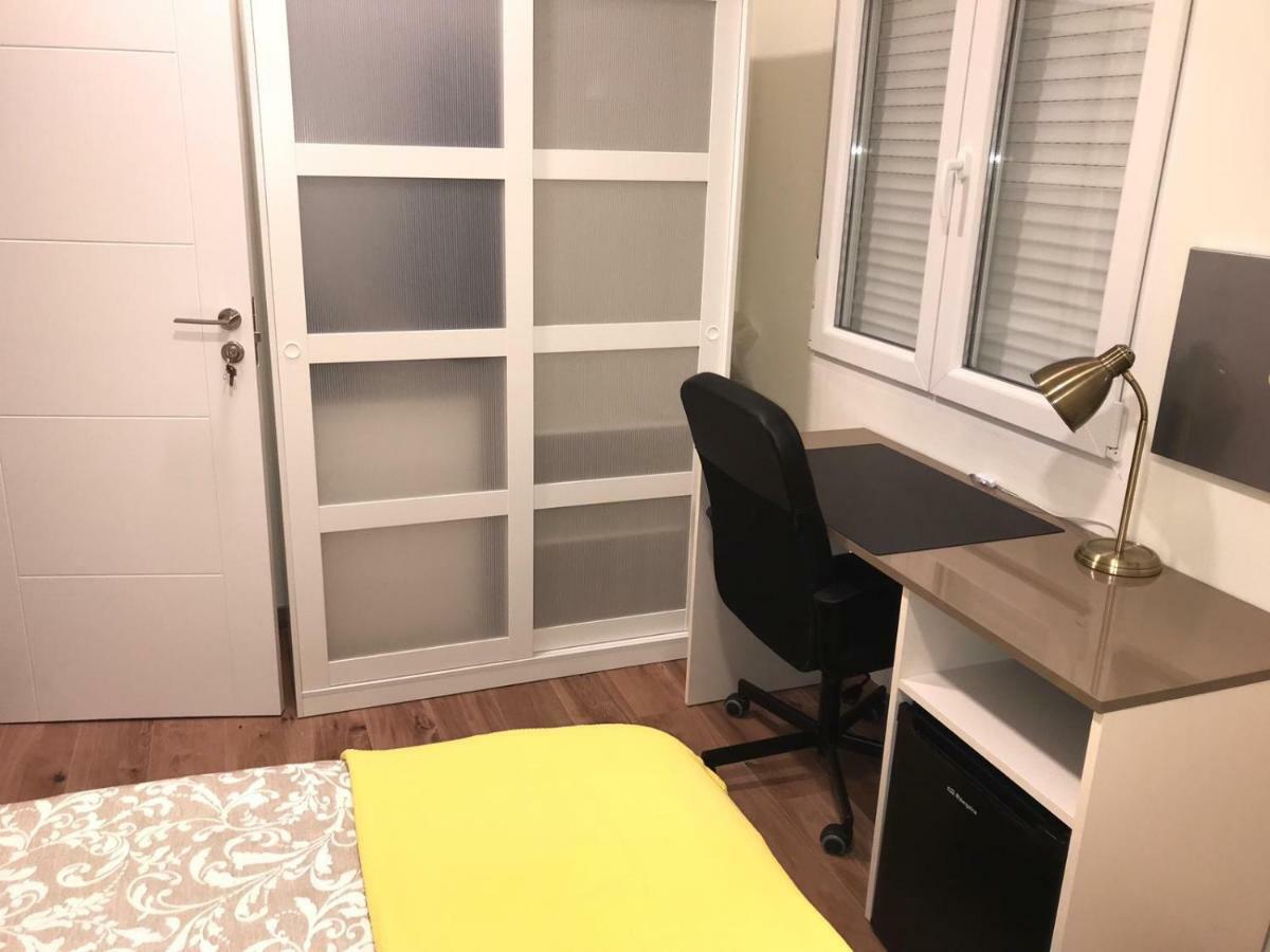 Residencia Compostela 2 Bed & Breakfast Сантяго де Компостела Екстериор снимка